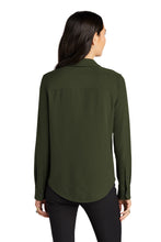 Load image into Gallery viewer, EUPHORIA Mercer+Mettle™ Women&#39;s Stretch Crepe Long Sleeve Camp Blouse - Townsend Green
